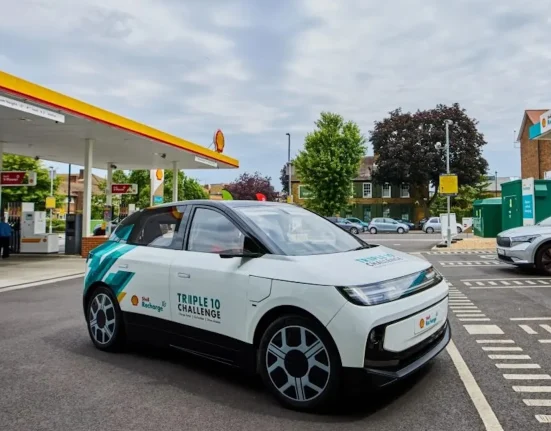 Shell lance un véhicule électrique à recharge en 10 minutes : Les prochaines étapes des grandes compagnies pétrolières se dessinent.
