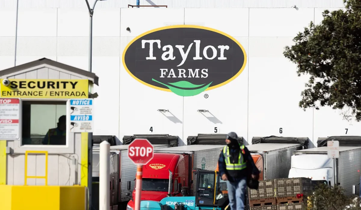 Taylor Farms Fait une Enorme Donation à un Groupe de Trump Après Assouplissement des Règles Évitant une Épidémie de Diarrhée Explosive.