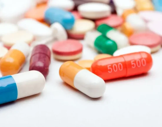 Un algorithme informatique sélectionne les médicaments efficaces.