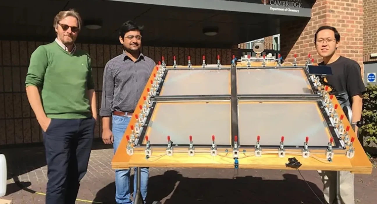 Une équipe britannique transforme les déchets plastiques en hydrogène grâce à la lumière du soleil, et cela fonctionne en conditions réelles.