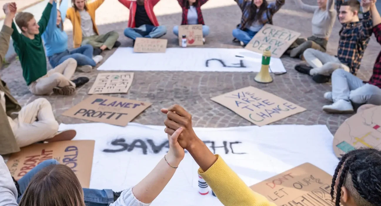 Une étude canadienne révèle que les normes sociales surpassent l'économie dans la lutte contre le climat et influencent l'action à l'étranger.