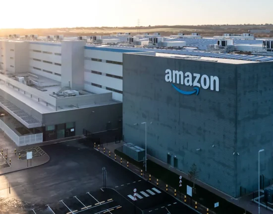 À Garlic Town, en Californie, le centre de données à 2 milliards de dollars d'Amazon approuvé sans scrutin public.