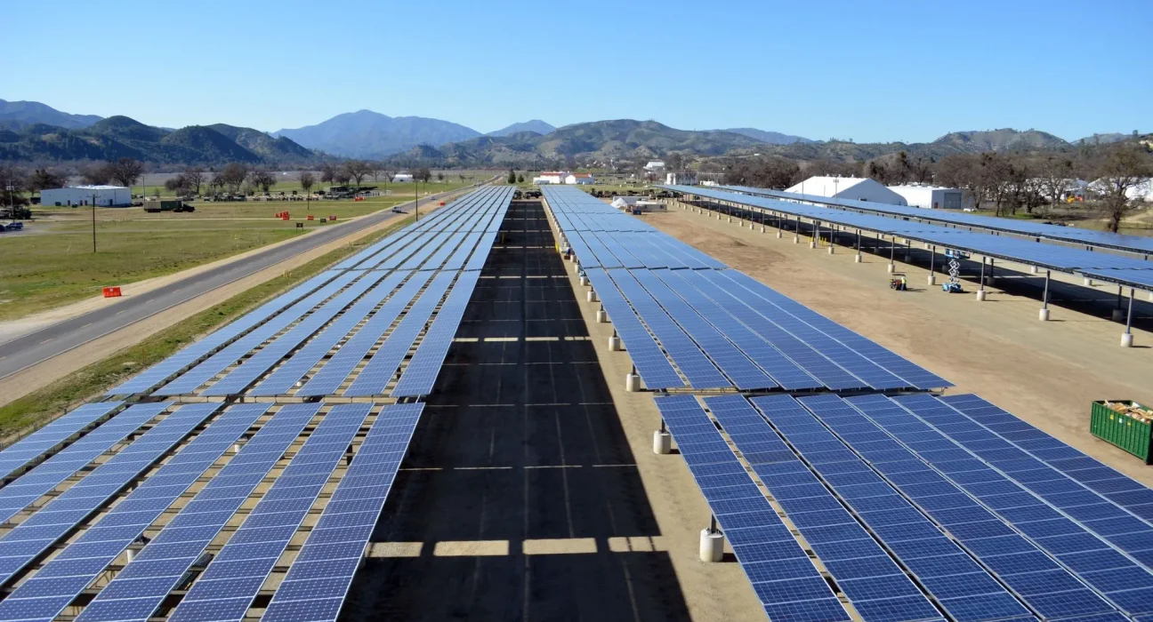 California et Texas : Une Compétition Serrée en Énergie Solaire au Sein des Neuf États Pionniers des États-Unis