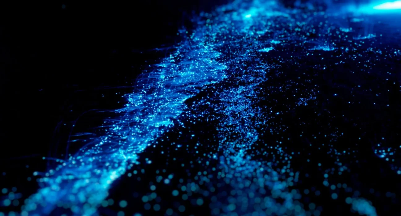 Des chercheurs découvrent un moteur caché pour l'hydrogène propre grâce à des bactéries océaniques luminescentes.