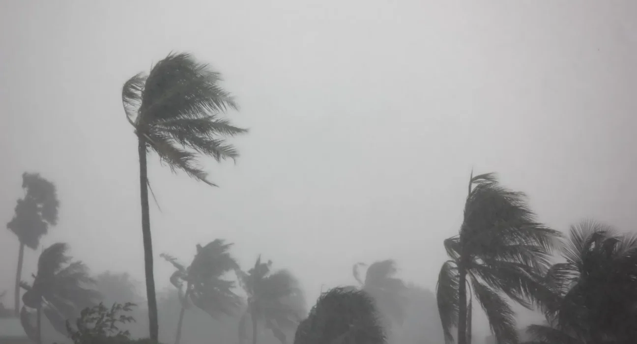Des cyclones jumeaux pourraient avoir déclenché un super El Niño : le parallèle avec 1877.