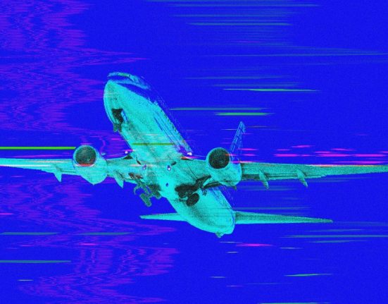 Des hackers développent un dispositif capable de contrôler le pilote automatique d'un Boeing 737 en toute discrétion.