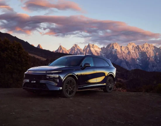En Chine, le Xpeng G9L redéfinit le luxe avec réfrigérateur, suspension pneumatique et étiquette à 40 000 €.