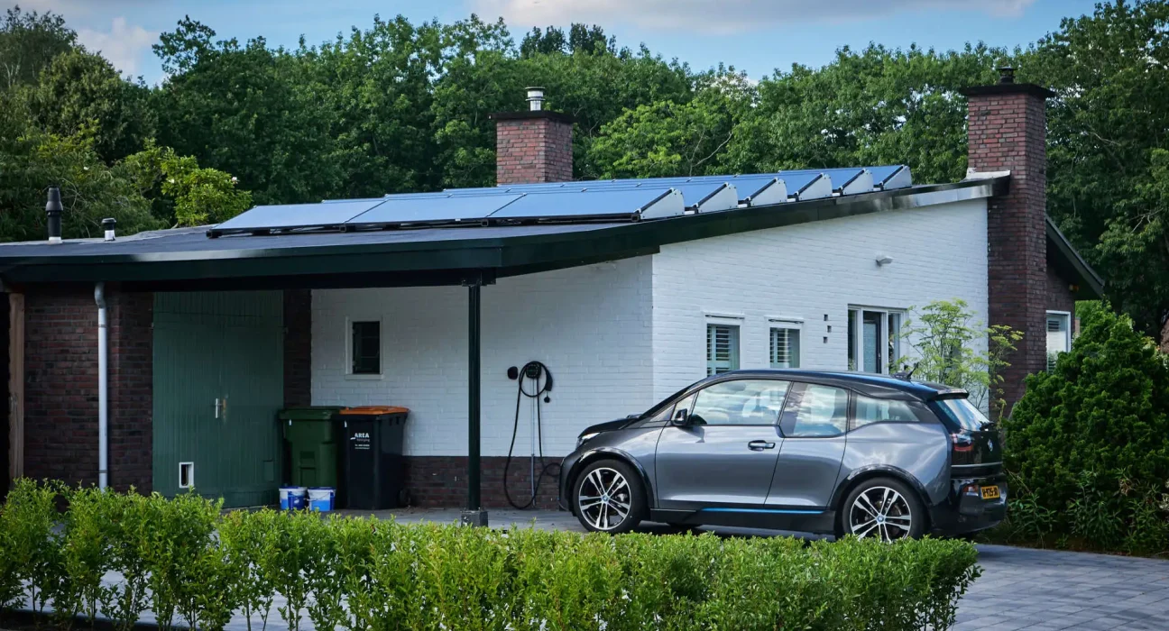Énergie solaire sur les toits : un propriétaire propose d'utiliser les VE pour valoriser l'excédent