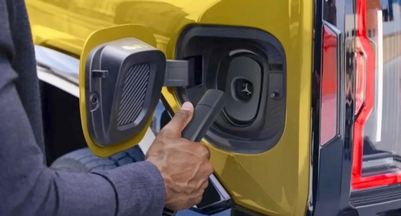 GM annonce que ses véhicules électriques Chevrolet, Cadillac et GMC de 2027 se connecteront directement aux bornes de recharge Tesla.