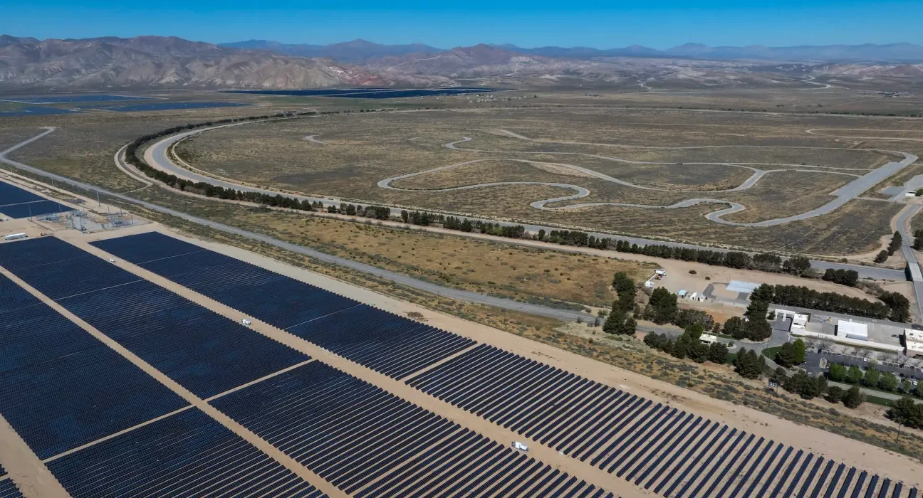 Le réseau électrique de Californie devient plus propre grâce à l'essor des batteries réduisant l'usage du gaz