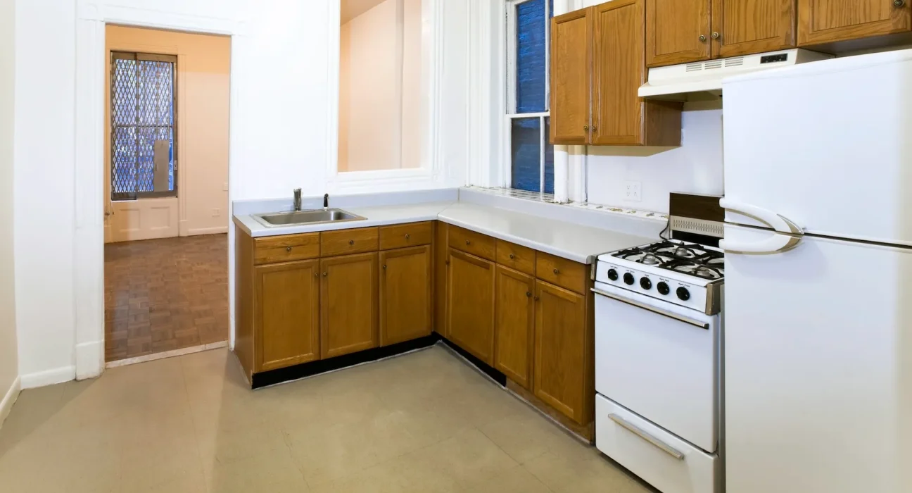 Les cuisines de New York adoptent des batteries plug-in pour des économies d'énergie et une installation rapide.