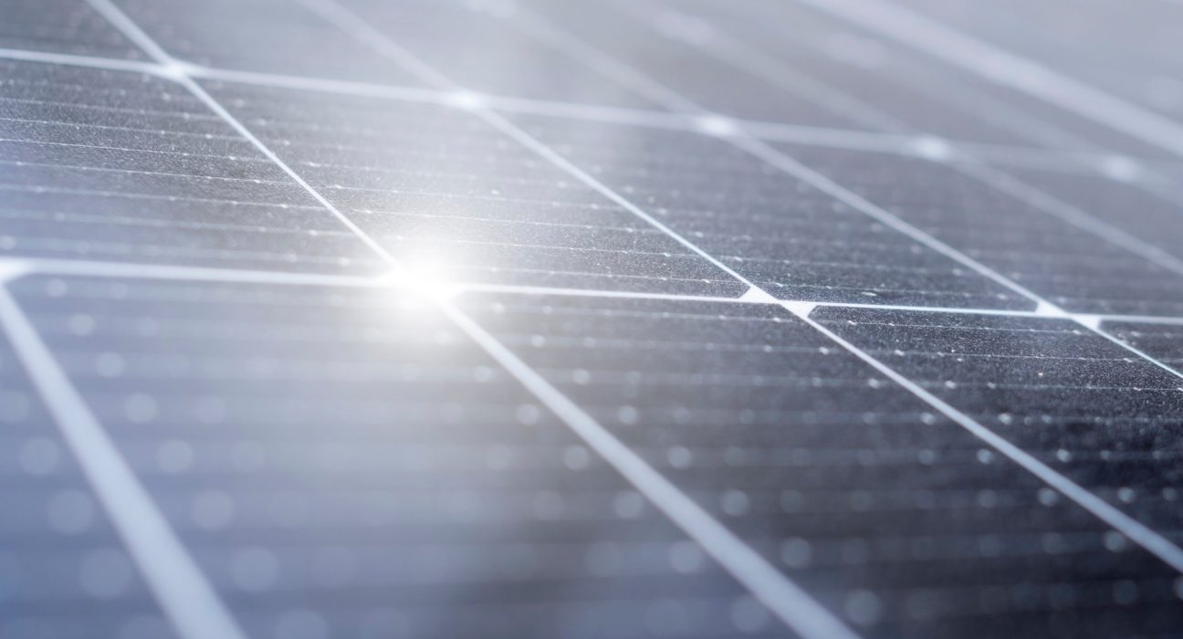 Les vagues de chaleur en Europe mettent à l'épreuve les panneaux solaires, réduisant leur production jusqu'à 16 %
