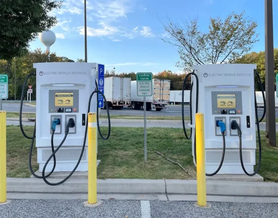 Maryland investit plus de 3 millions de dollars pour installer 24 bornes de recharge rapide dans 5 comtés.