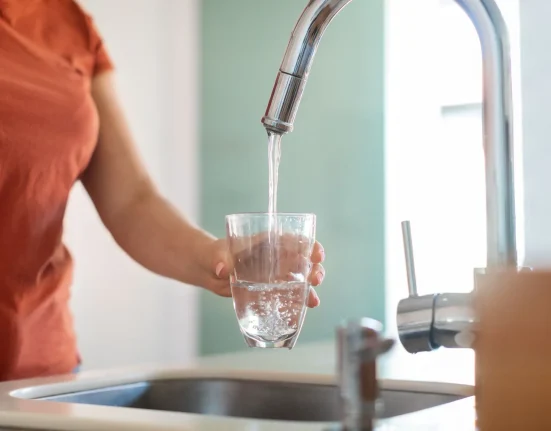 Oregon City envisage un investissement de 28 millions de dollars pour améliorer son eau potable après la détection de PFAS dans trois puits