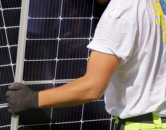 Près de 5 millions de panneaux solaires américains pourraient être retirés d'ici 2030, générant un approvisionnement stratégique en matériaux.