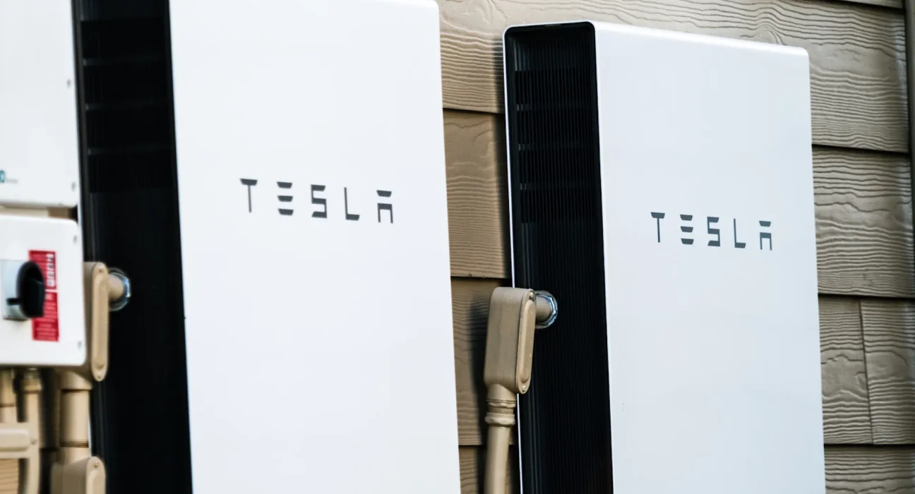 Propriétaire britannique s'interroge sur le fonctionnement de sa Tesla Powerwall lors d'une coupure de courant.
