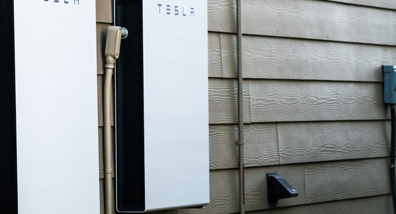 Propriétaire solaire du Texas : L'énergie gratuite la nuit ne suffit pas pour les coupures de courant avec les batteries Tesla