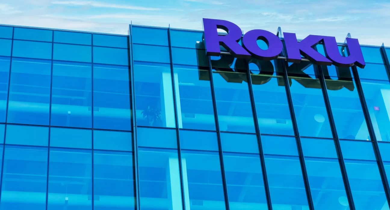 Roku lance une chaîne TV générée par IA en continu, la réception des téléspectateurs est froissée