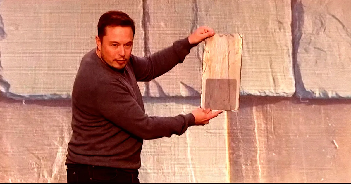 Tesla Abandonne les Tuiles Solaires : Elon Musk Fait Un Pacte Avec Les Énergies Fossiles