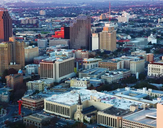 Un conseiller municipal de San Antonio demande un moratoire sur les nouveaux développements de centres de données.