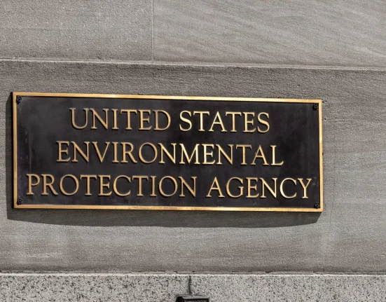 Un panel de Washington rejette le recours contre les règles de l'EPA sur suie, affirmant que les espèces protégées ne seront pas affectées.