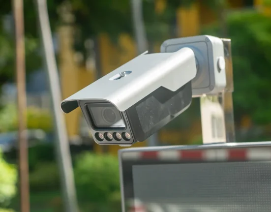 Un résident du New Jersey lance une initiative pour interdire les caméras Flock en raison d'un "réseau de surveillance national".