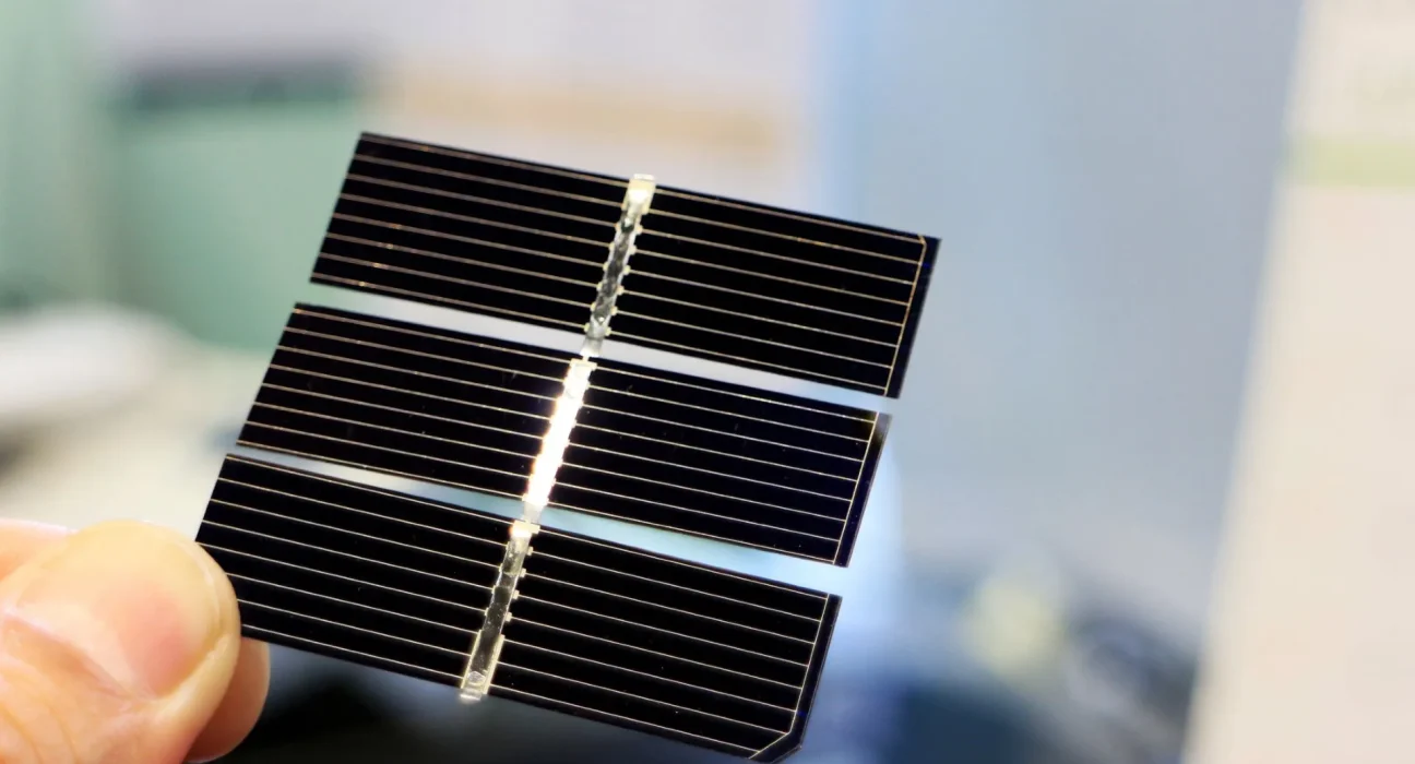 Une cellule solaire tandem atteint 29,71% d'efficacité en Chine tout en renforçant la stabilité des pérovskites.