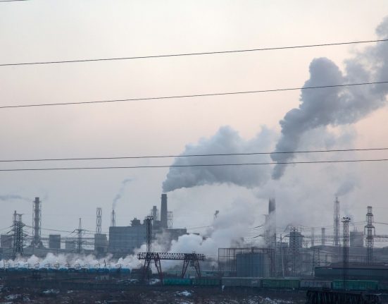 Une étude met en garde : l'IA pourrait permettre au secteur pétrolier et gazier d'augmenter ses émissions au niveau de celles de la Russie.