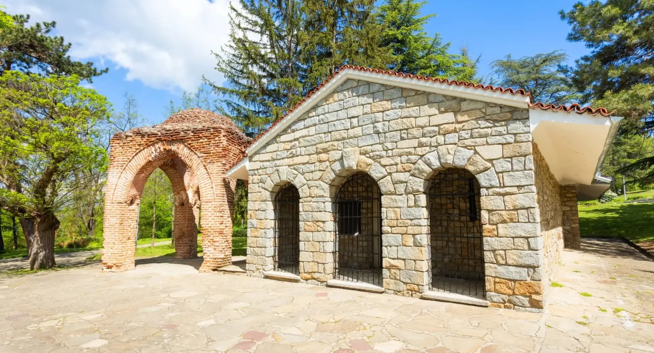 Une tombe vieille de 2 400 ans en Turquie pourrait dévoiler le sépulcre d'un lutteur antique.