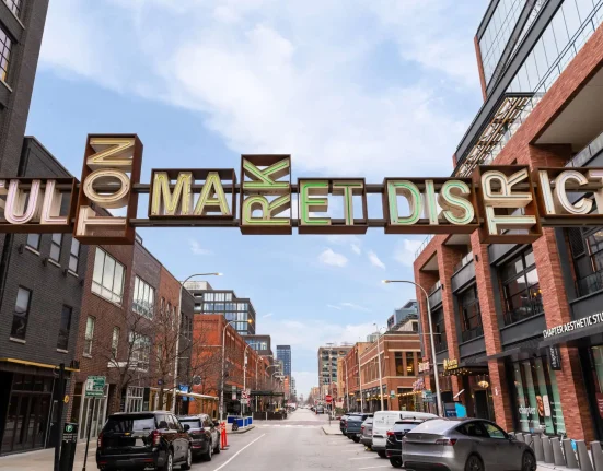 Une tour entièrement électrique à Chicago pourrait redéfinir l'avenir de la géothermie dans les appartements urbains.