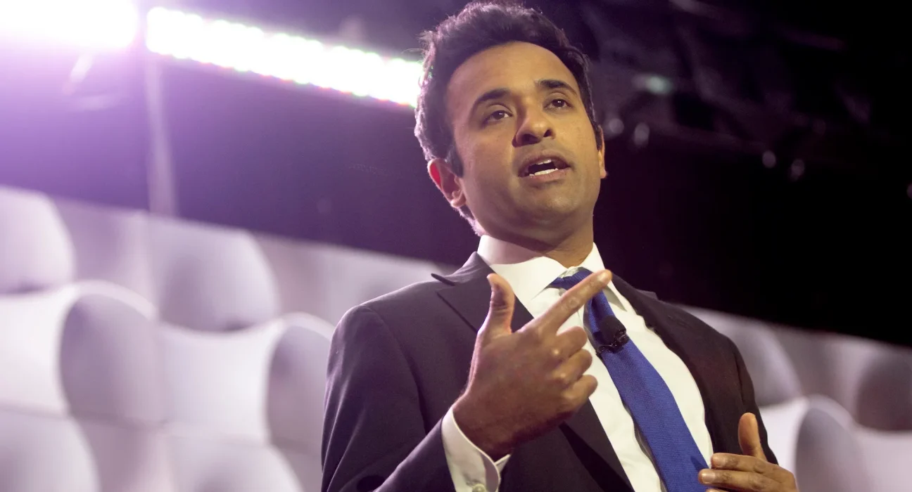 Vivek Ramaswamy, candidat au poste de gouverneur de l'Ohio, plaide pour des centres de données offrant 'électricité gratuite' aux foyers.