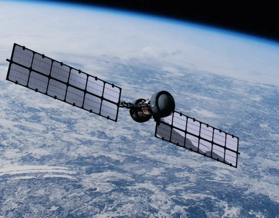 Vue Spatiale de l'Obscurité du Nord-Ouest de l'Indiana après un Derecho Catastrophique