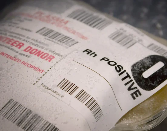 Autorisation de la FDA : Premier plasma lyophilisé aux États-Unis pour des transfusions instantanées