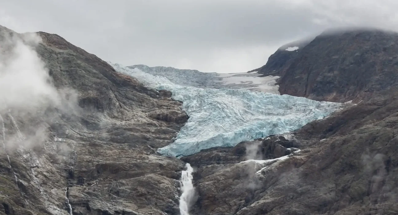 Carte alarmante : Prévisions de disparition des glaciers face au réchauffement climatique