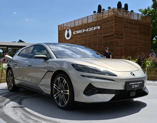 Denza Z9 GT de BYD : 1 140 chevaux pour un prix de 50 000 dollars.