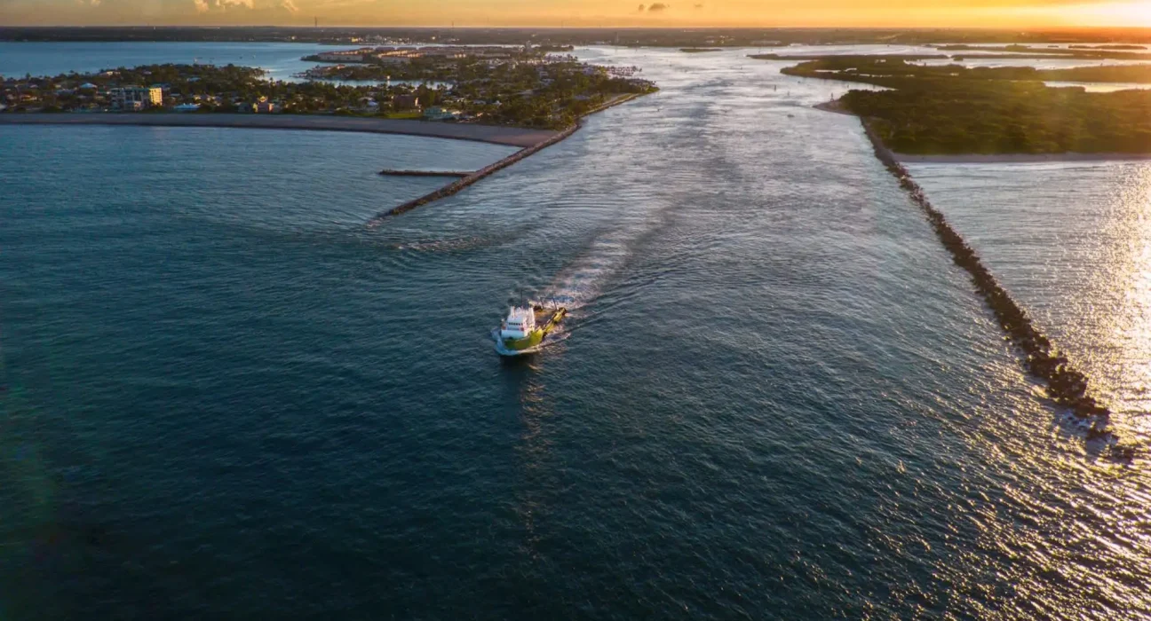 Des tests en Floride détectent de l'arsenic à Fisherman's Wharf, mais les experts jugent la situation non alarmante.