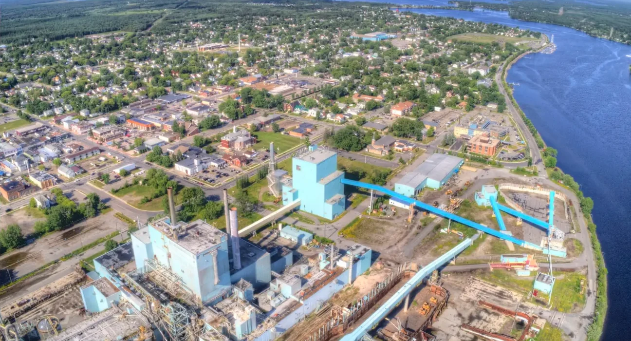 Fort Frances, Ontario : Inquiétudes croissantes face à l'assouplissement des réglementations minières américaines et ses impacts sur l'eau potable.
