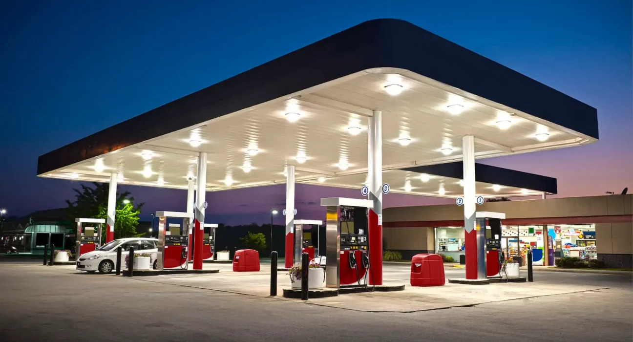 Le prix du gaz doit atteindre 1,14 $ le gallon pour concurrencer la recharge des VE, selon un YouTuber