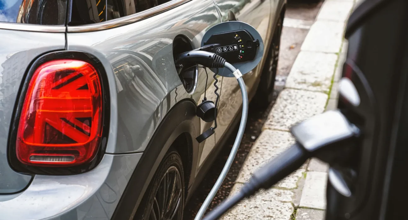 Les craintes des acheteurs d'Europe du Nord face à une facture de batteries EV de 10 ans, mais les propriétaires affirment que la batterie surpasse la durée de vie de la voiture.