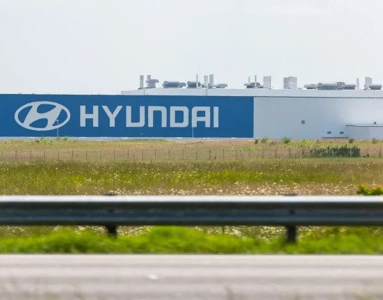 Les habitants de Louisiane et les groupes pour un air pur militent pour ralentir l'autorisation de l'usine d'acier Hyundai.