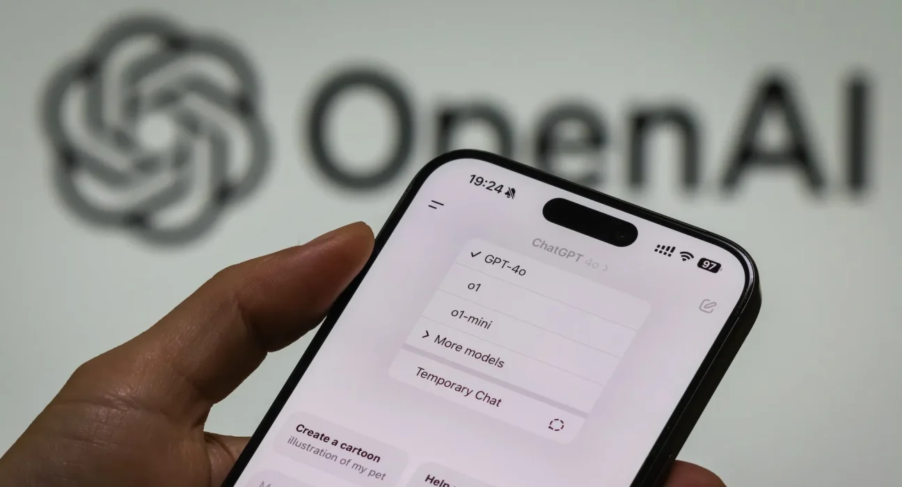 OpenAI met fin aux contrats de travailleurs chargés d'humaniser ChatGPT après l'utilisation d'IA dans leur travail.