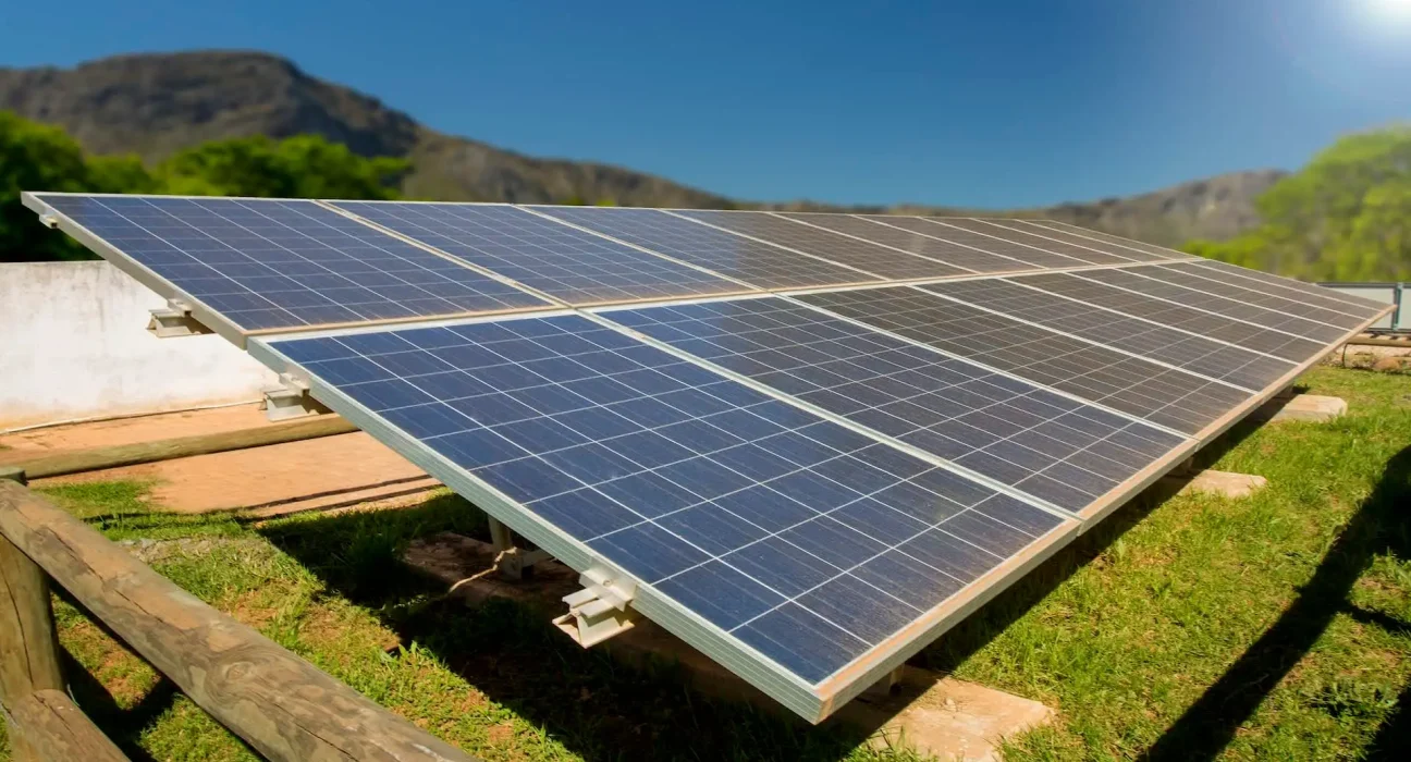 Un expert en énergie solaire hors réseau réfute l'affirmation sur la durée de vie de 3 ans : ce sont les composants, pas le système entier.