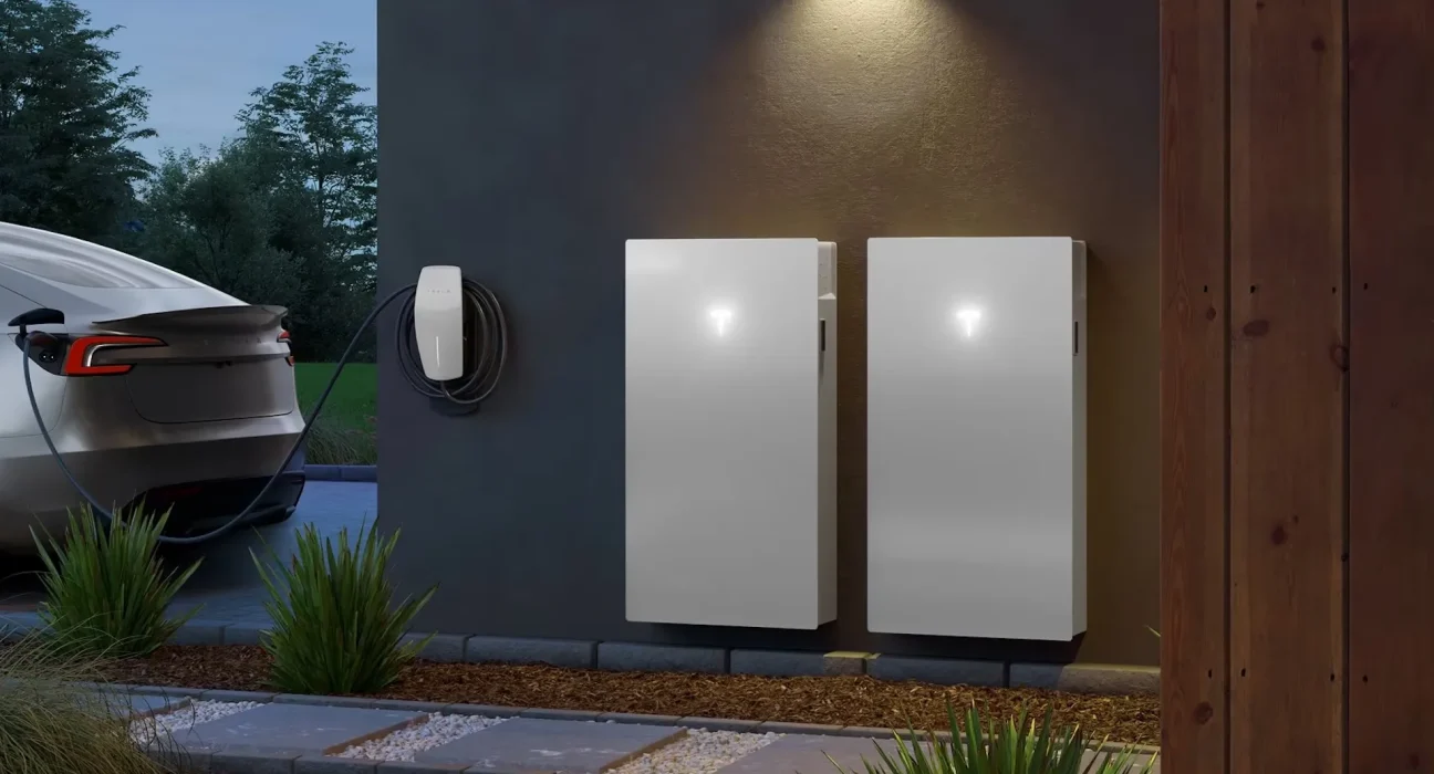 Un propriétaire de Tesla échange gratuitement son Powerwall 3, mais découvre qu'une seconde batterie pourrait coûter entre 700 et 1 000 dollars.
