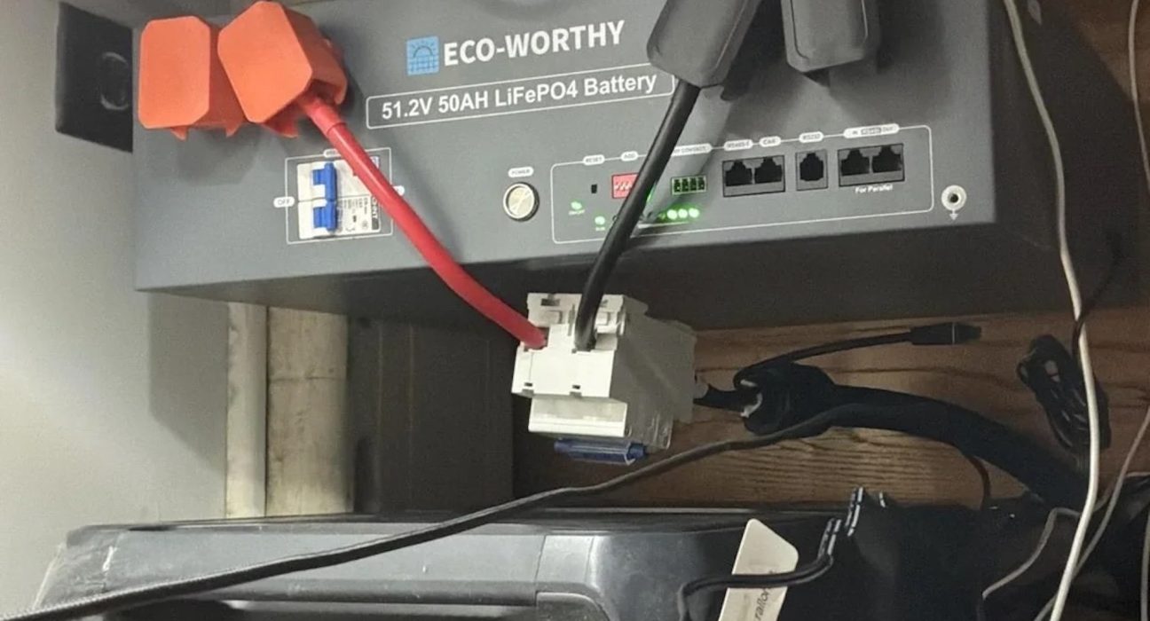 Une batterie tierce propulse la Bluetti à 10,75 kWh, avec une capacité d'alimenter la climatisation