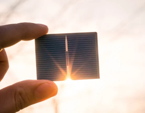 Une couche d'oxyde d'aluminium de 3 nanomètres permet aux cellules pérovskites d'abandonner l'oxyde d'étain