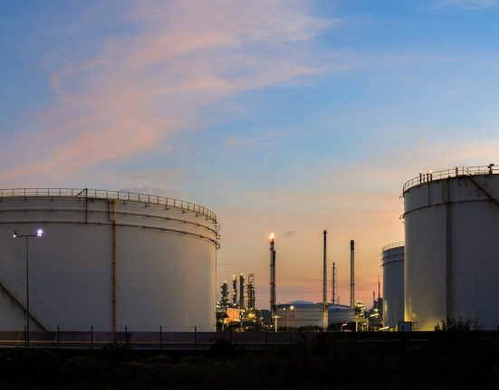 Une méthode révolutionnaire de raffinage du pétrole des chercheurs chinois qui pourrait réduire la consommation d'énergie de 91%.