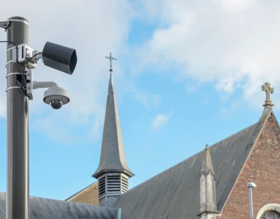 « Une violente atteinte à la vie privée : Un parish de Louisiane conteste l'interdiction des cameras privées dans les voies publiques »