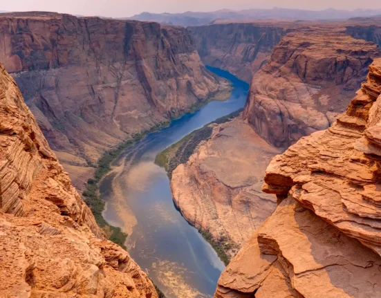 Ville de l'Arizona : Exploitation des puits dormants, restrictions de construction et craintes face aux pertes du fleuve Colorado