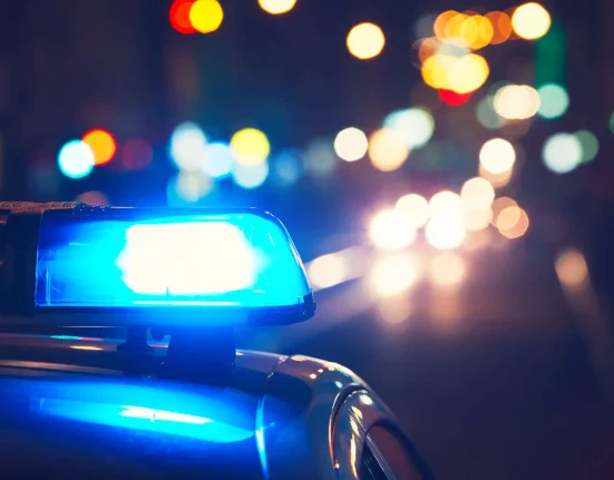 Accident au New Jersey : le conducteur de Tesla perd le contrôle malgré l'activation de l'assistance à la conduite