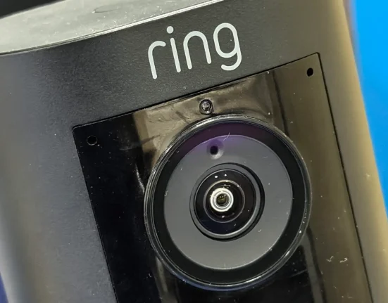 Au Royaume-Uni, la fonctionnalité de reconnaissance faciale de Ring suscite des craintes de surveillance de masse continue.